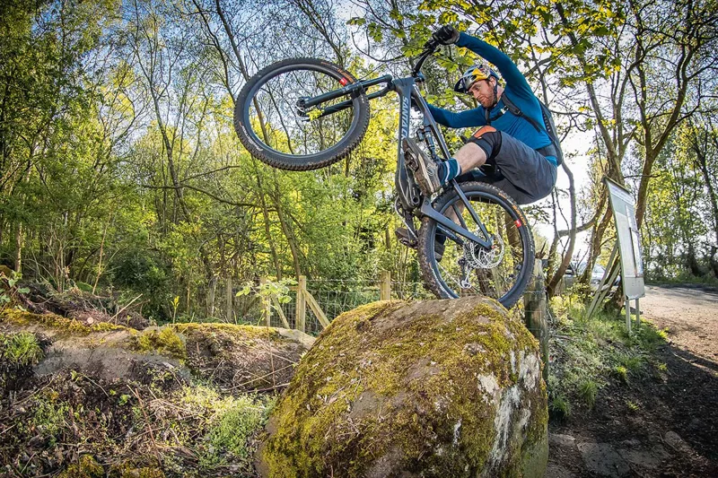 Endura Hummvee Lite Icon Gloves Sulphur-1